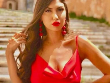 H Κυριακή Τσανικίδη ξεσήκωσε το κοινό της με το μαύρο της μαγιό (φωτο)